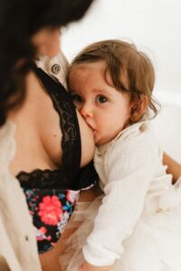 idée cadeau pour les futures mamans : le soutien-gorge de grossesse